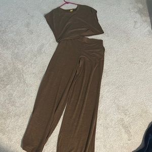 Brown lounge set brand new